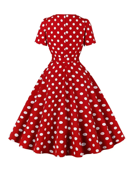 Rochie Rosie cu Buline Albe și Curea Reglabilă la Talie, cu talie în formă de A - Lungime până la genunchi, perfectă pentru ocazii casual, petreceri și vacanțe